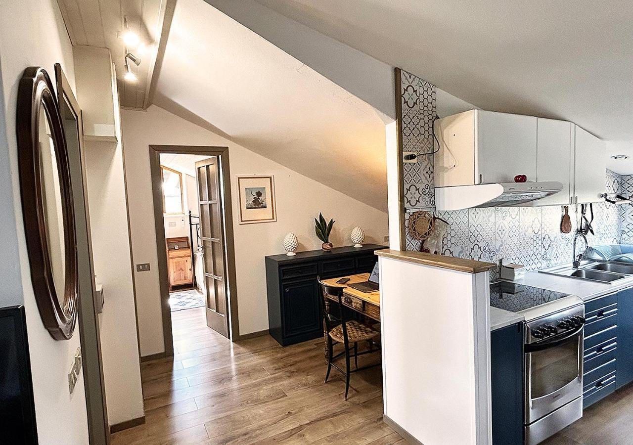Apartamento La Mansardina Venegono Superiore Exterior foto