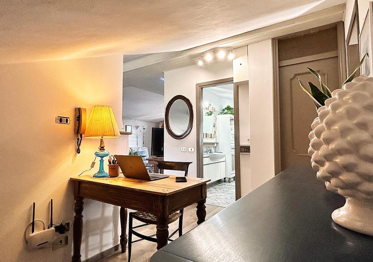 Apartamento La Mansardina Venegono Superiore Exterior foto