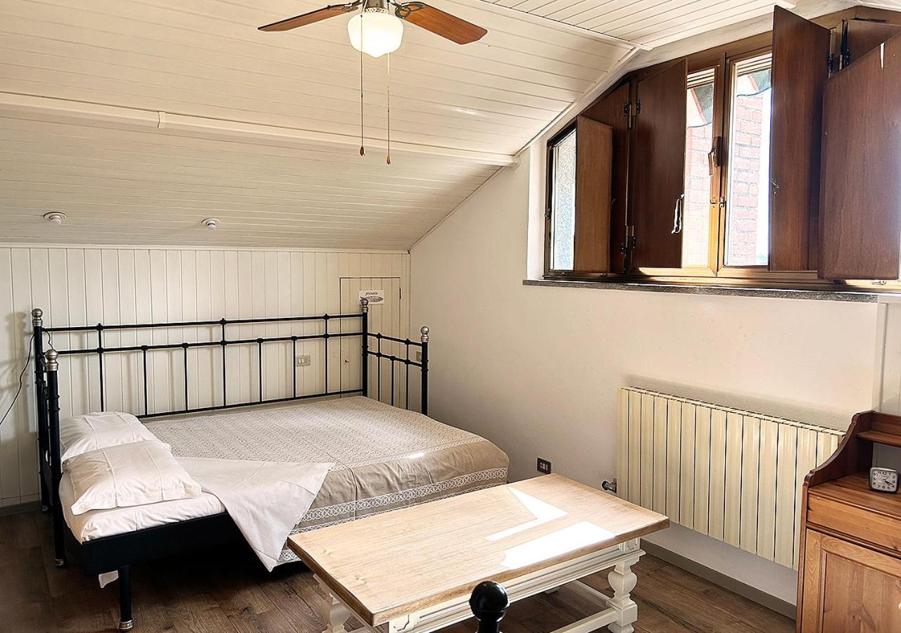 Apartamento La Mansardina Venegono Superiore Exterior foto